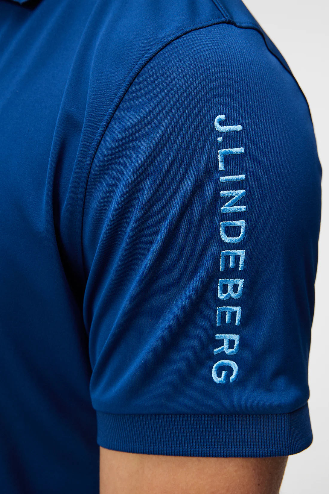 【特價 】J LINDEBERG TOUR TECH 常規版 POLO 衫(莊園藍) -GMJT08836-O341